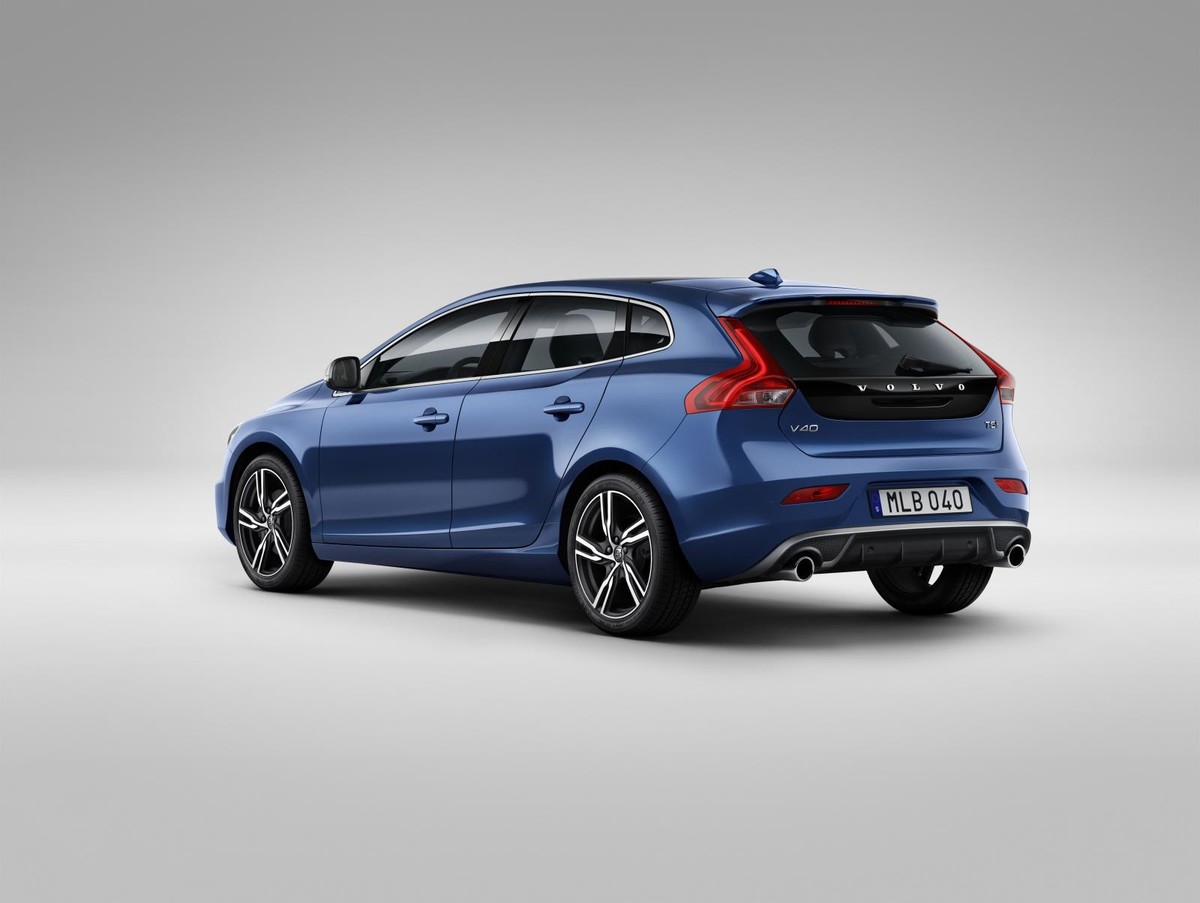 volvo-v40-facelift-2016-specs-pricing-cars-co-za